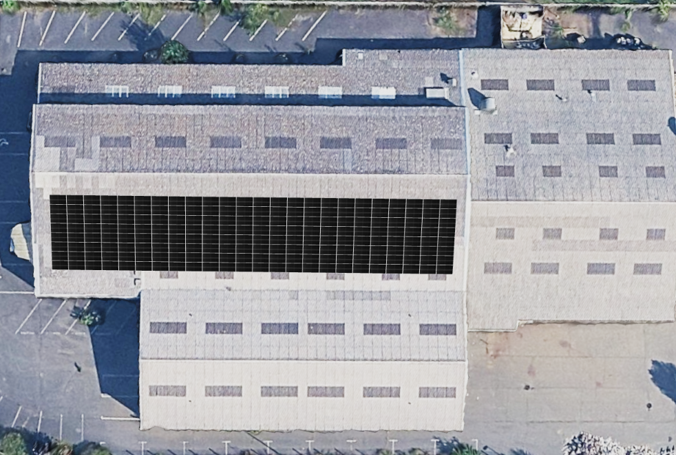 Site de production avec stockage du surplus par batterie